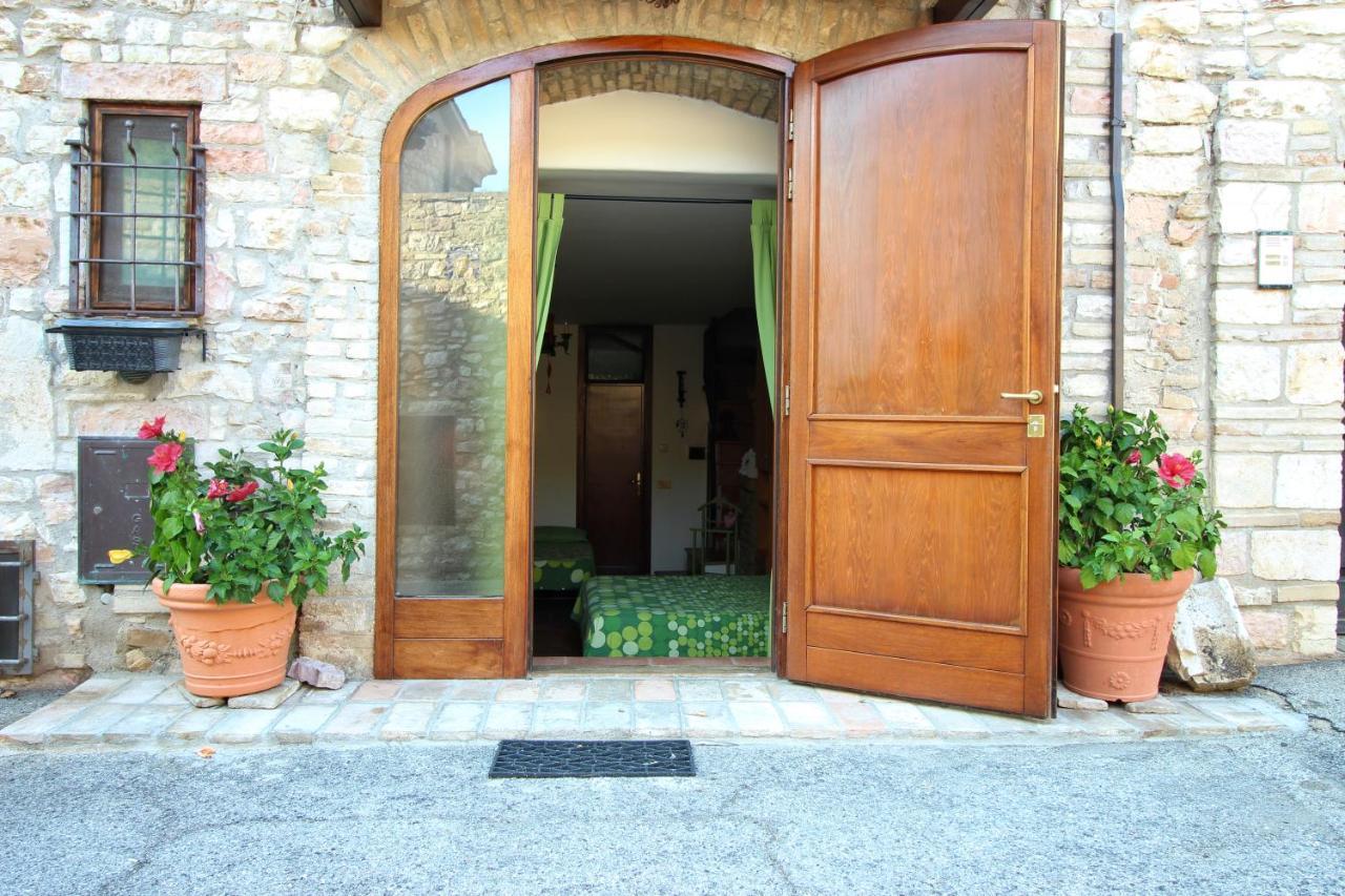 Monolocale L'Anfiteatro Romano Asís Exterior foto